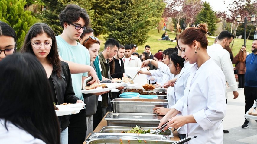 Öğrencilere Yönelik İftar Programları Devam Ediyor