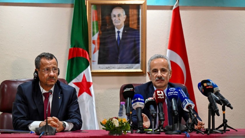 Ulaştırma ve Altyapı Bakanı Abdulkadir Uraloğlu Cezayir’de