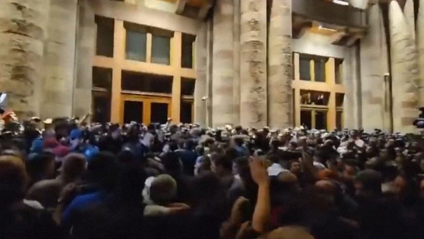  Ermenistan Karıştı! Halk sokağa döküldü (Video) 