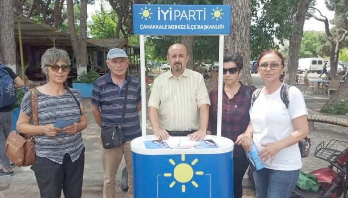 İyi Parti stant kurdu