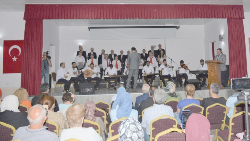 Lapseki Belediyesi TSM Korosundan ''Yaza Merhaba Konseri''