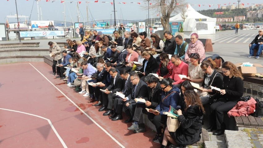 Çanakkale'de 'Türkiye Okuyor Çanakkale Okuyor' programı düzenlendi