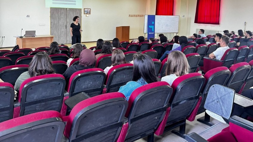 Öğrencilere İş Arama Teknikleri Aktarıldı