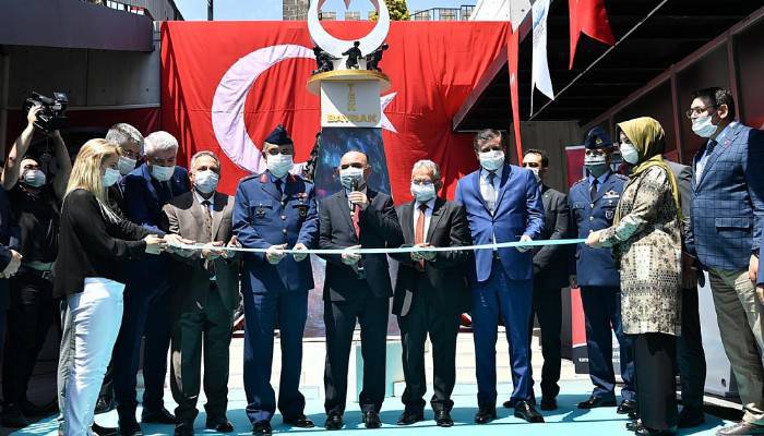 'Dönmeyi Düşünmeyenler 1915 Çanakkale-15 Temmuz Ruhu' sergisi açıldı  