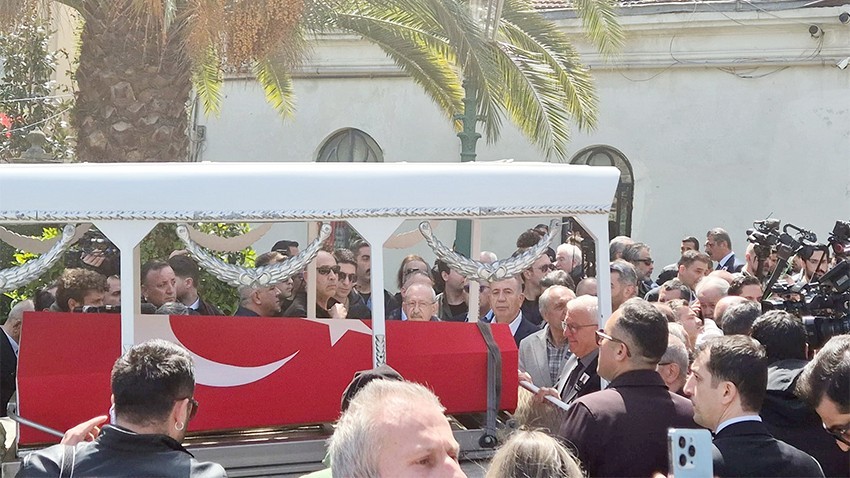Siyasetin Hafızası Hüsamettin Cindoruk Son Yolculuğuna Uğurlandı
