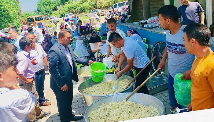 Köy hayır yemeğine 2 bin kişi katıldı