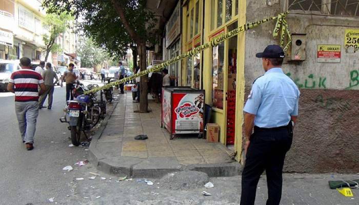 Gaziantep'te güpe gündüz pompalı tüfeklerle çatışma: 4 yaralı