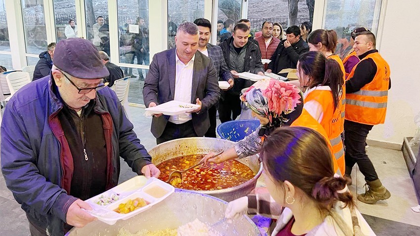 Ayvacık’ta gelenek devam ediyor