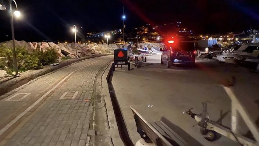 Ayvacık’ta kayalıklarda bir kişi ölü bulundu