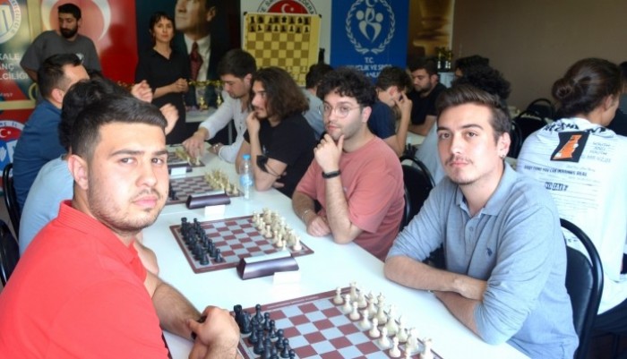 ÇOMÜ Satranç Turnuvası Heyecanı