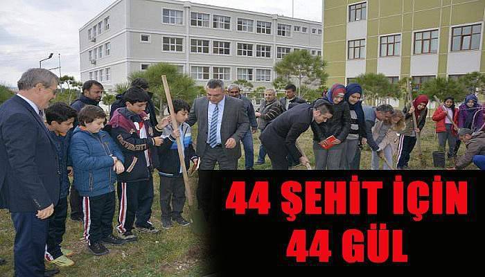 Mevlid Kandilinde 44 Şehit İçin 44 Gül Dikildi