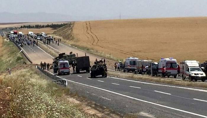 Diyarbakır’da askeri araca bombalı saldırı: 8 asker yaralı