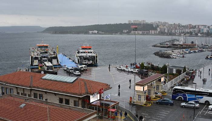 Gökçeada ve Bozcaada feribot seferlerine poyraz engeli