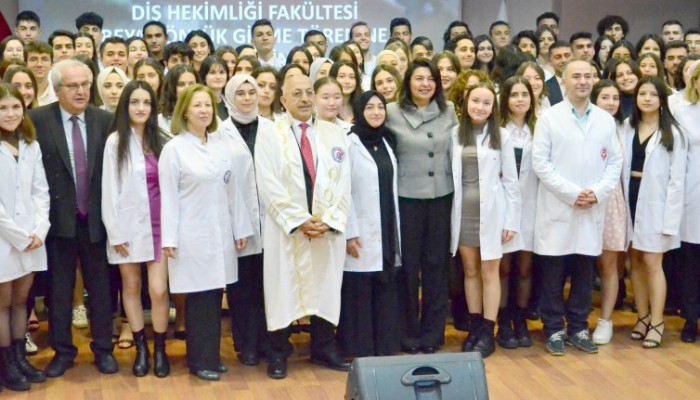 ÇOMÜ Diş Hekimliği Fakültesi Beyaz Önlük Giyme Töreni Gerçekleşti