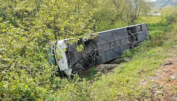 Çanakkale'de askerleri taşıyan otobüs yan yattı: 7 yaralı (VİDEO)