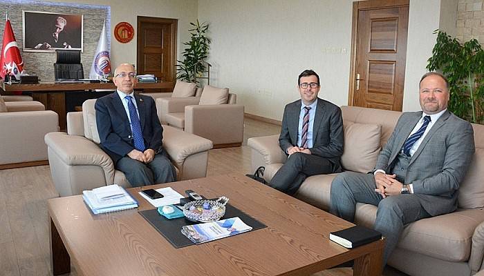 Çanakkale Avustralya Konsolosu Andrew Cooper Rektör Prof. Dr. Sedat Murat’ı Makamında Ziyaret Etti