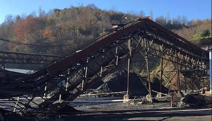 Maden sahasındaki kömür bandı çöktü