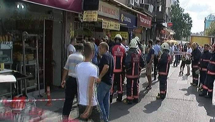 Yedikule'de tatlıcının tabanı çöktü