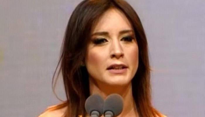 Nazlı Çelik, Altın Kelebek'te askere polise selam gönderdi