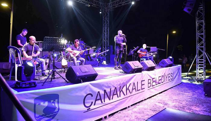 Özgürlük Parkı'nda yerel müzik rüzgarı