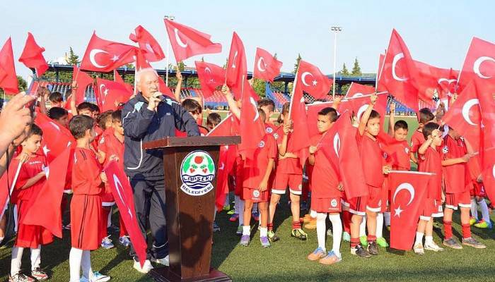 Lapsekispor Yaz Futbol Okulu Açıldı