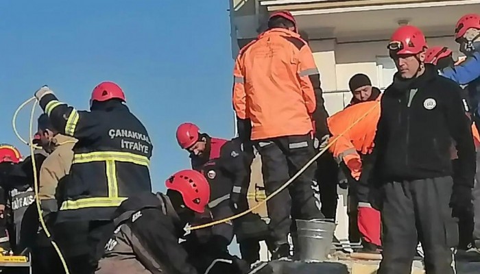 Çanakkale Belediyesi Arama Kurtarma Ekibi Deprem Bölgesinde Çalışmalara Devam Ediyor