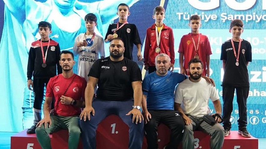 Ayvacıklı Güreşçiler Türkiye Şampiyonası’nda Göz Doldurdu