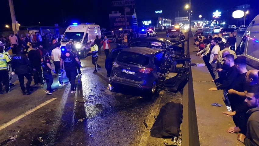 Korkunç Kaza! Otomobille cipin çarpıştığı kazada 2 kişi öldü, 10 kişi yaralandı