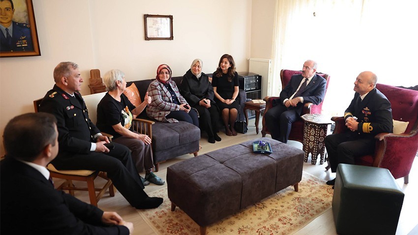 Çanakkale Protokolünden Şehit ve Gazi Ailelerine Bayram Ziyareti