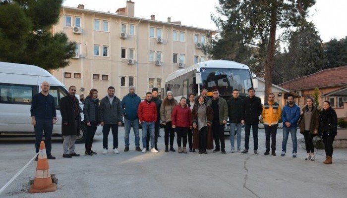 Sağlık İl Müdürlüğü Ekiplerini ve Gönüllü Hekimleri Deprem Bölgesine Gönderdi