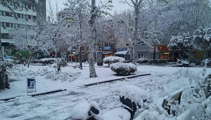 Beklenen kar yağdı! Çanakkale beyaz gelinliğini giydi