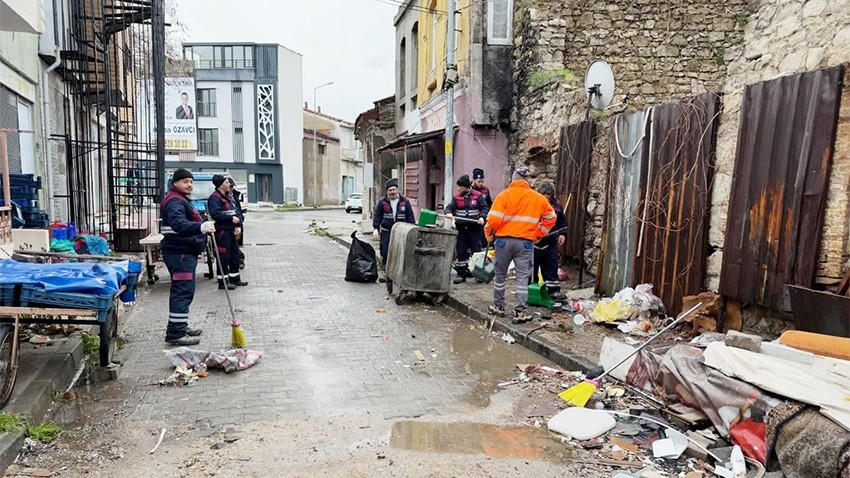 Fevzipaşa Mahallesi Baştan Aşağıya Temizlendi