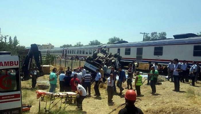 Manisa'da tren kazası: 6 ölü