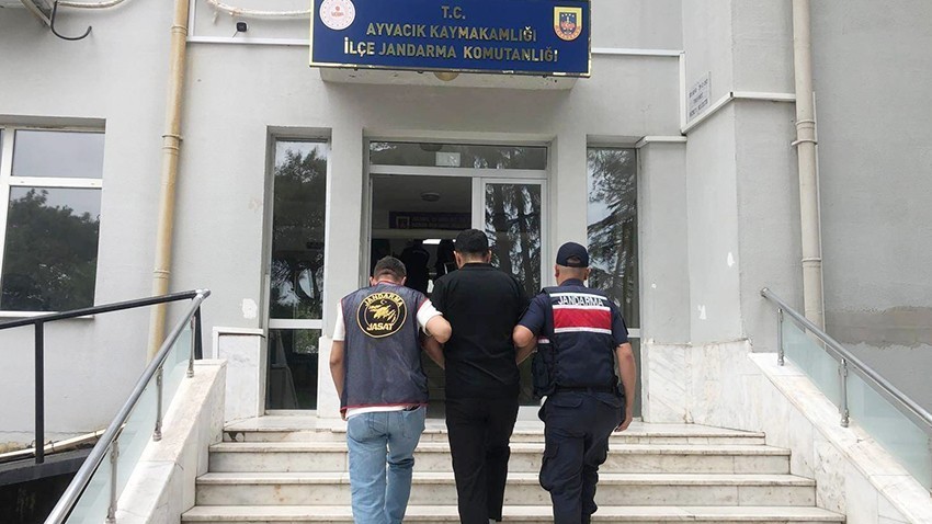 Jandarma 97 Aranan Şahsı Yakaladı