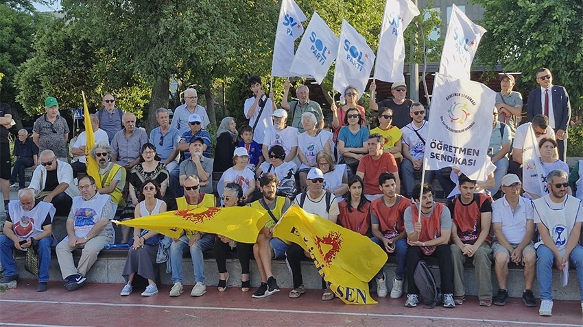 Özel Sektör ve Atanamayan Öğretmenlere Çanakkale’den Oturma Eylemli Destek