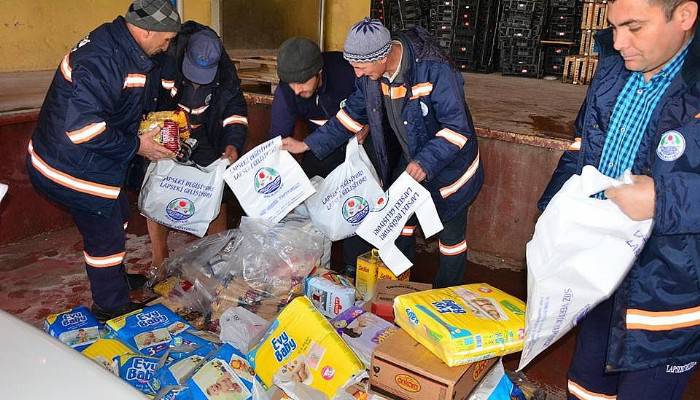Depremzedelere yardım sürüyor