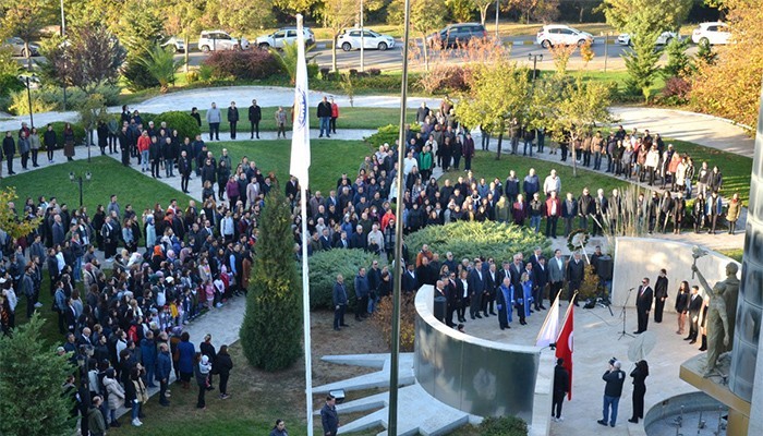 ÇOMÜ’de 10 Kasım Atatürk’ü Anma Törenleri
