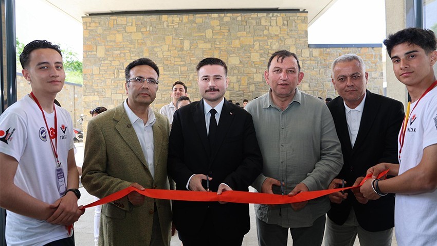 Gökçeada’da TÜBİTAK 4006 Bilim Fuarı Düzenlendi