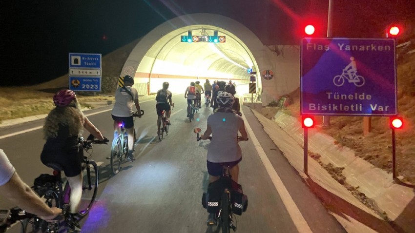 Gelibolu-Eceabat Yolundaki Tünellerde Bisikletçilere Güvenli Geçiş İçin 