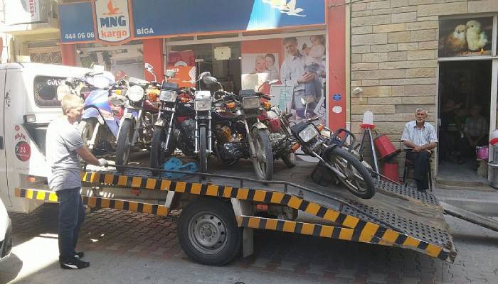  Biga'da tescilsiz motosikletler toplanıyor