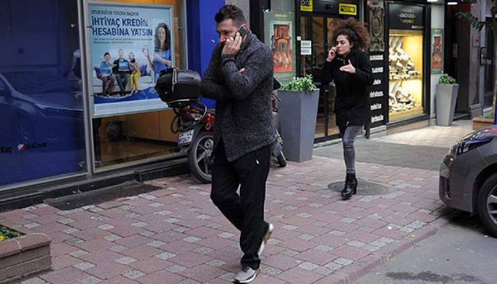 Gazetecileri gördü, ne yapacağını şaşırdı!