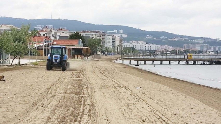 Çanakkale Sahilleri, Mavi Bayrak Sezonuna Hazırlanıyor: Temizlik Çalışmaları Hız Kazandı