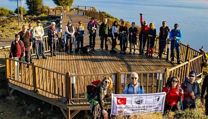 Seyir terasına gittiler