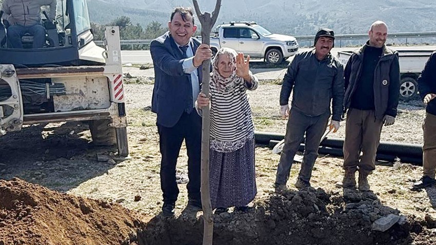 Başkan Atalay Fidanları Toprakla Buluşturdu