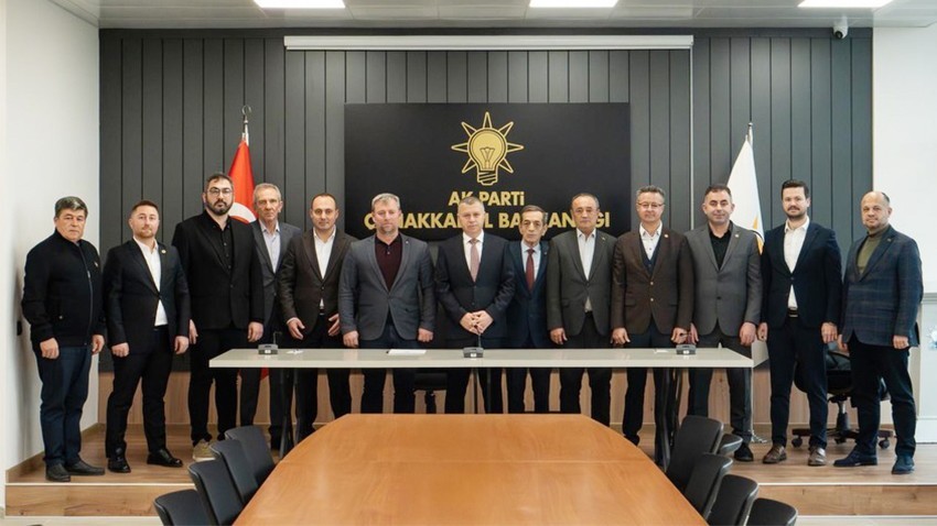 AK Parti Çanakkale İl Başkanlığı’nda Meclis Üyeleriyle Grup Toplantısı Yapıldı