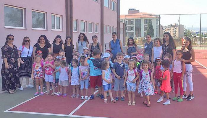 Çocuklar spor tesislerini gezdi 