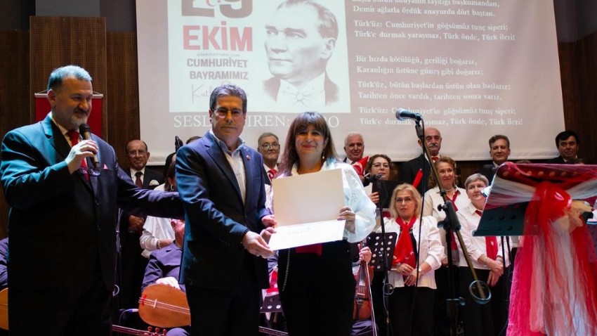 Kepez’de Cumhuriyet coşkusu türkülerle kutlandı