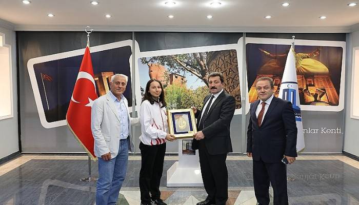 Vali Orhan Tavlı, Taekwon-do Balkan Şampiyonu Zeynep Taşkın’ı Kabul Etti