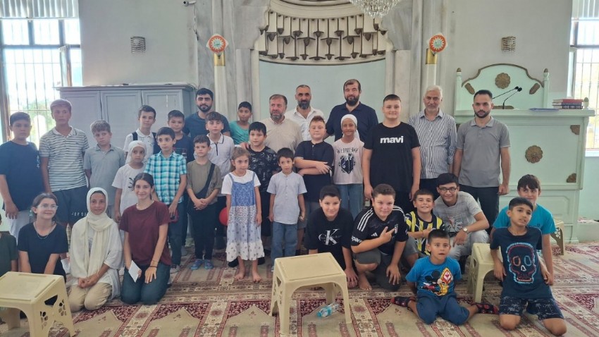 Gelibolu'da Kuran Kursları Öğrencilerine Bilgi Yarışması Ödülleri Verildi