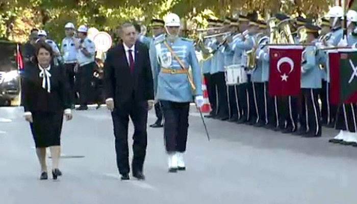 Cumhurbaşkanı Erdoğan’ı Meclis’te polis tören mangası karşıladı
